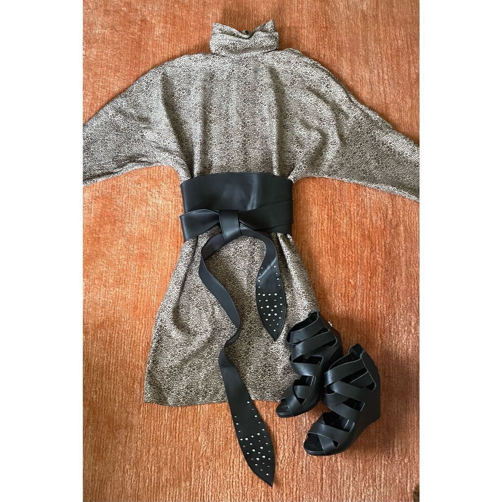 ELLEN TRACY 100% silk dress